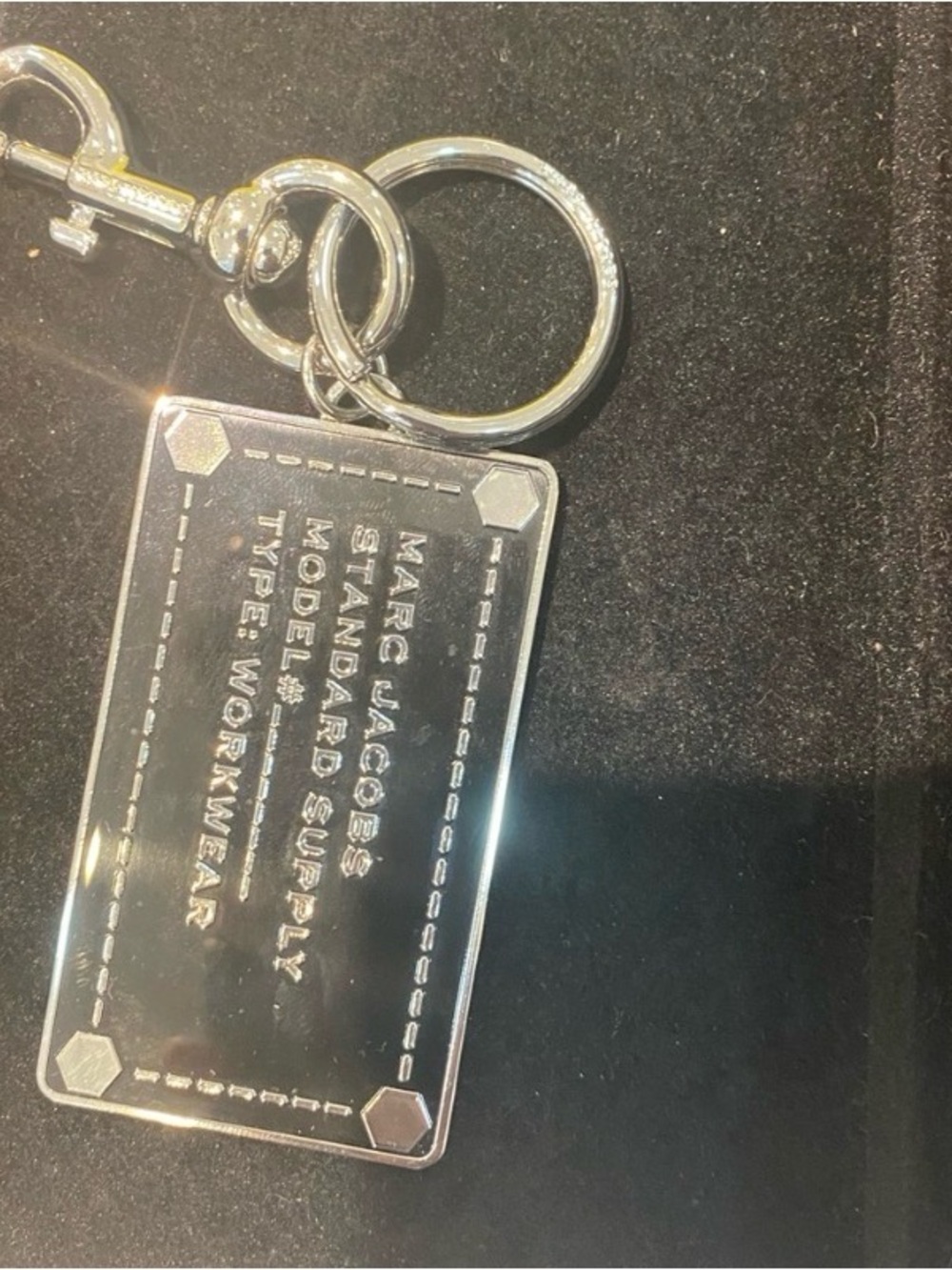 Marc Jacobs Plate Key Chain - Picture 3 of 5